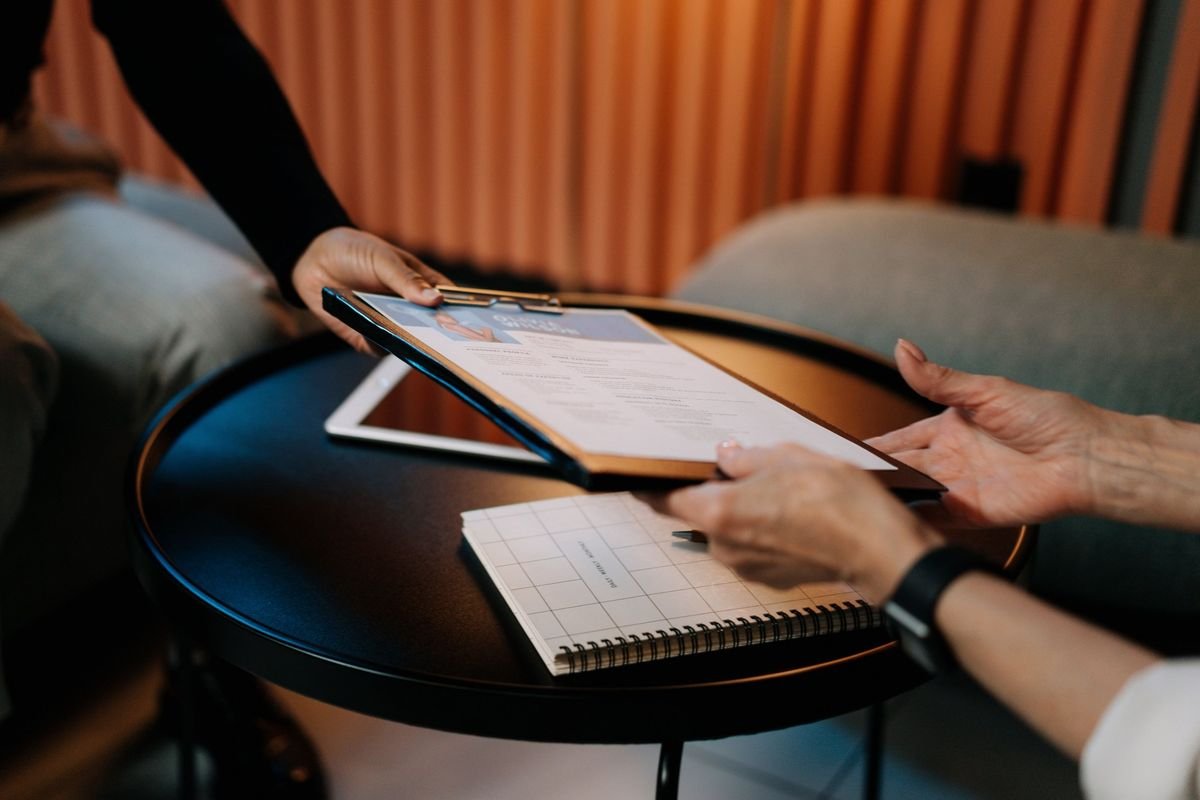 Resume on a clipboard being handed over